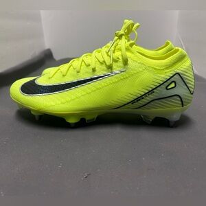 Nike Air Zoom Mercurial Vapor 16 Elite SG-PRO Men’s 8 Soccer HJ2454-700.
